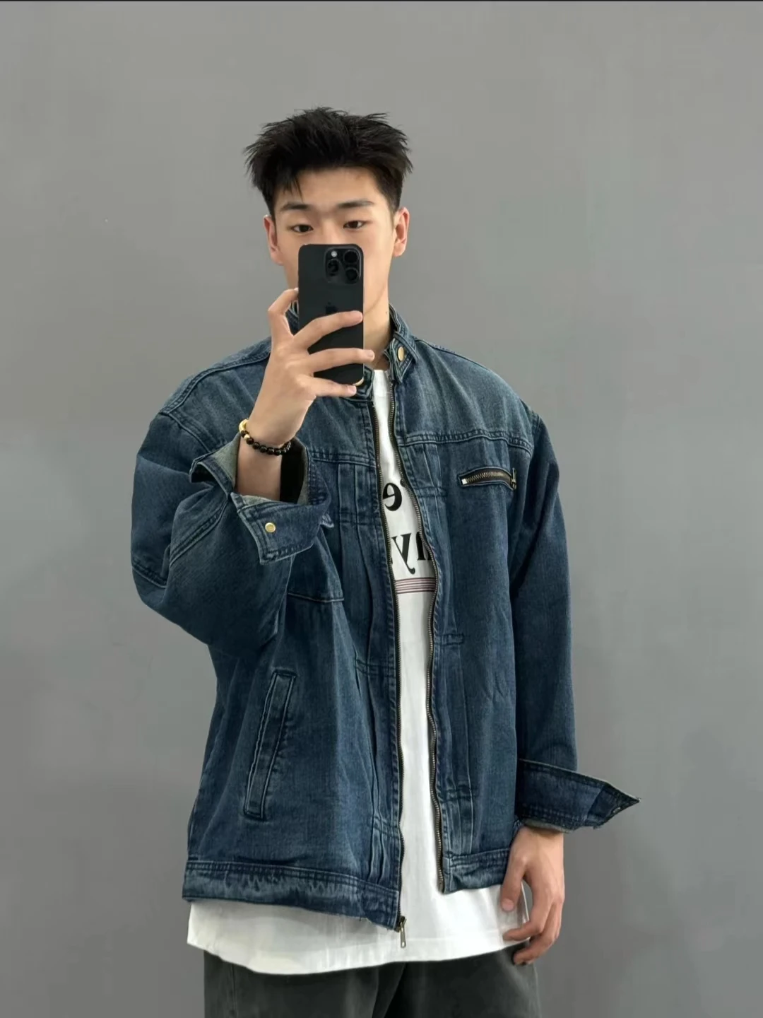 Джинсовый джинсовый тюнер в стиле ретро с американской талией для мужчин и женщин, весенне-осенний мотоциклетный джинсовый тройник с воротником-стойкой 
Джинсовый джинсовый тюнер в стиле ретро с американской талией для мужчин и женщин, весенне-осенний мотоциклетный джинсовый тройник с воротником-стойкой