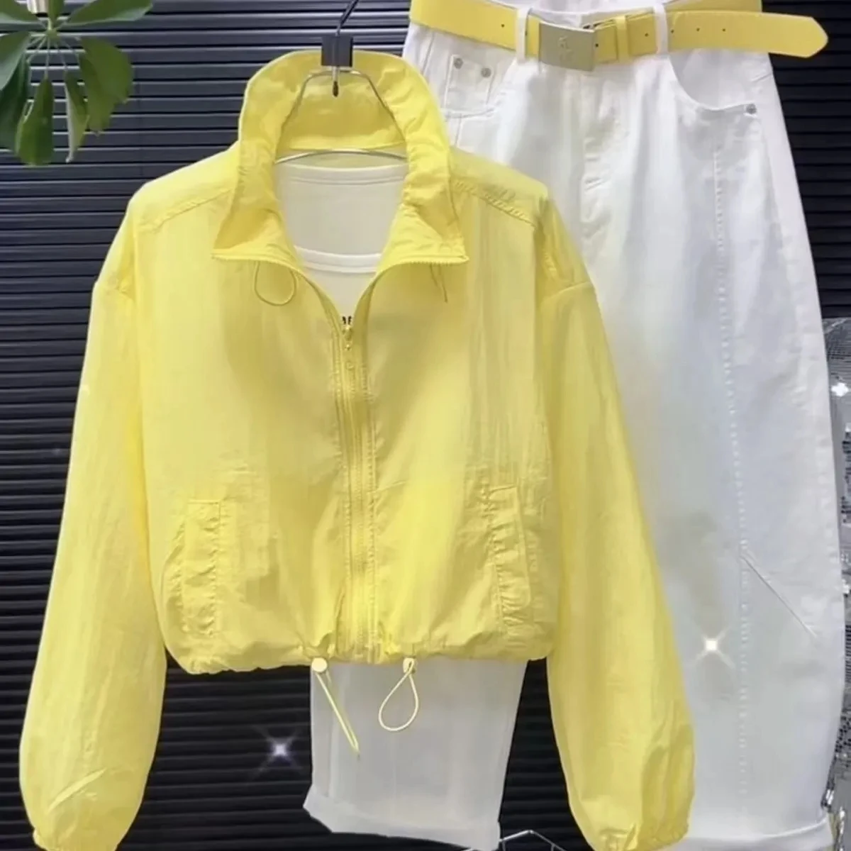 Women's Short Sunscreen Wear 2026 Summer New Loose Travel Outdoor Stand Collar Coat Ladies Casual Solid Color Zipper Coat Top
Women's Short Sunscreen Wear 2026 Summer New Loose Travel Outdoor Stand Collar Coat Ladies Casual Solid Color Zipper Coat Top