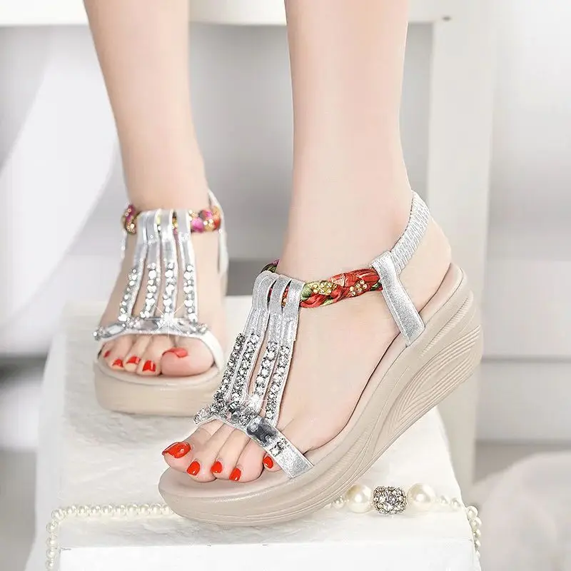 Summer New Womens Shoes Exquisite Rhinestone Roman Sandals For Woman Fashion Wedge Sandals Luxury Designer Shoes Sandalias Mujer
Summer New Womens Shoes Exquisite Rhinestone Roman Sandals For Woman Fashion Wedge Sandals Luxury Designer Shoes Sandalias Mujer