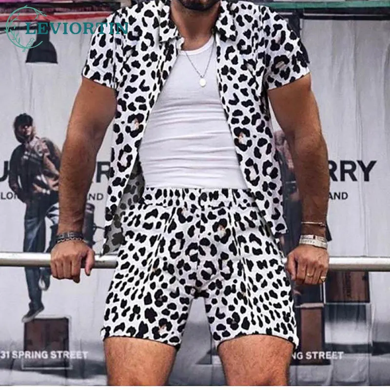 New Hawaiian men's casual beach leopard print short sleeved set paired with a casual and fashionable collar shirt two-piece set
New Hawaiian men's casual beach leopard print short sleeved set paired with a casual and fashionable collar shirt two-piece set