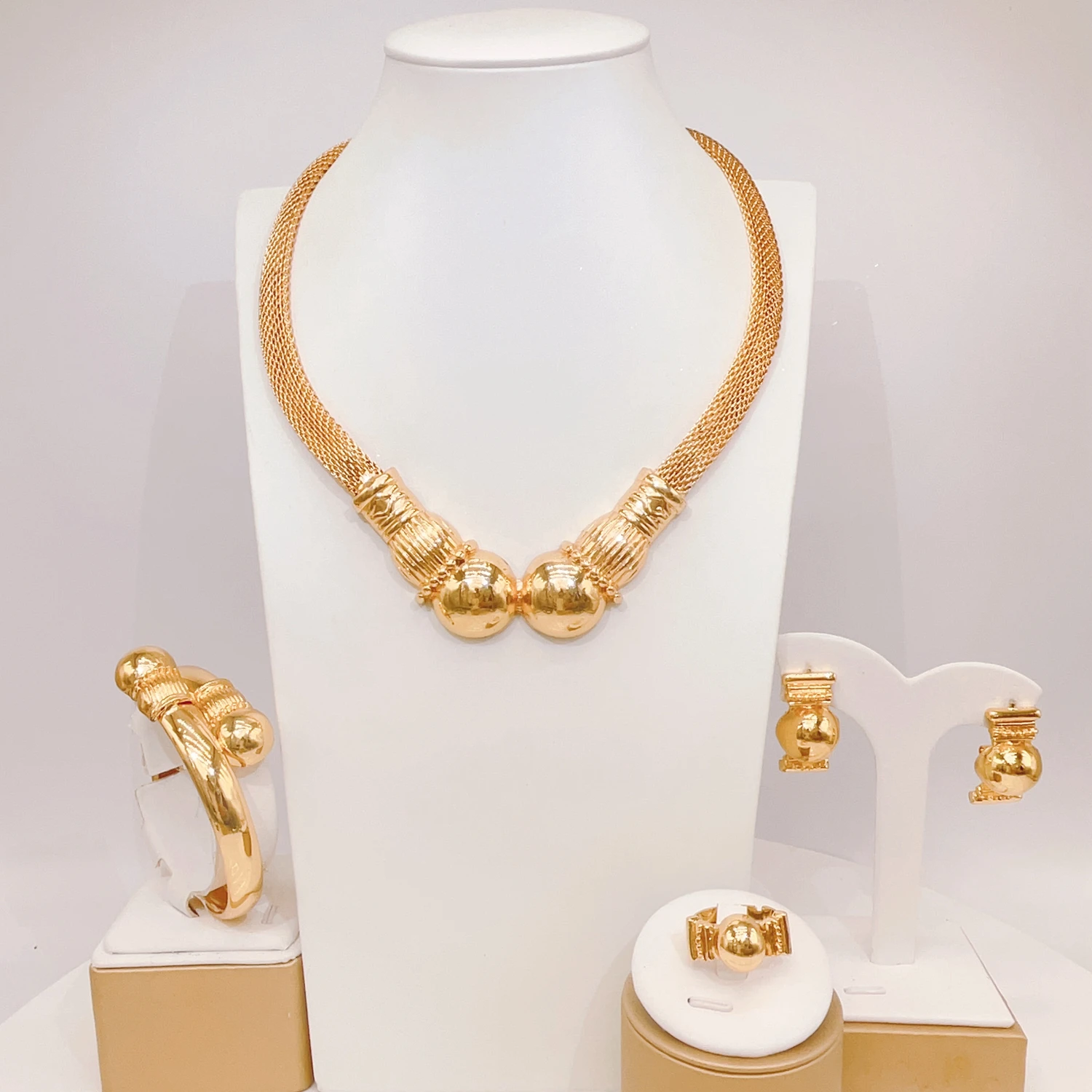 African Style Women Jewelry Set Gold Plated Necklace Earrings Bracelet Ring Christmas Party Gift
African Style Women Jewelry Set Gold Plated Necklace Earrings Bracelet Ring Christmas Party Gift