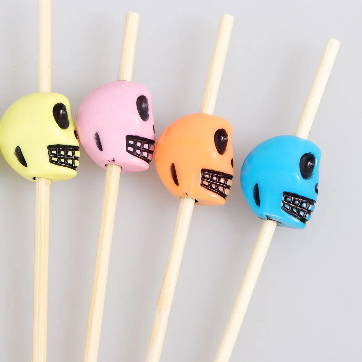 100Pcs Bamboo Fruit Picks Eco Friendly Disposable Cocktail Food Toothpicks Party Supplies Exquisite Design Skull Pattern
100Pcs Bamboo Fruit Picks Eco Friendly Disposable Cocktail Food Toothpicks Party Supplies Exquisite Design Skull Pattern
