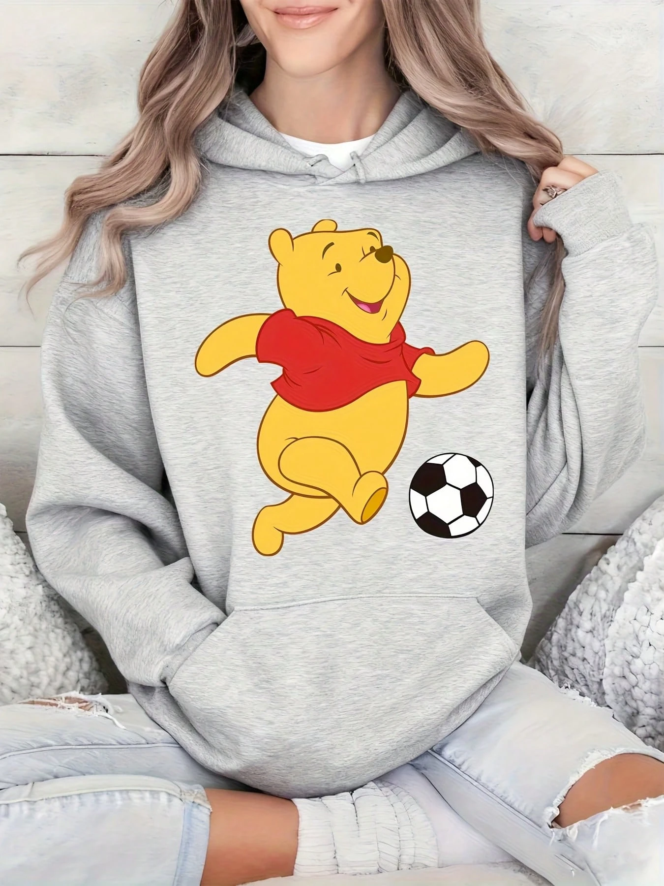 Женская толстовка с капюшоном Disney Winnie The Pooh, осенне-зимняя флисовая толстовка с капюшоном, уличная одежда унисекс, свободная повседневная одежда большого размера
Женская толстовка с капюшоном Disney Winnie The Pooh, осенне-зимняя флисовая толстовка с капюшоном, уличная одежда унисекс, свободная повседневная одежда большого размера