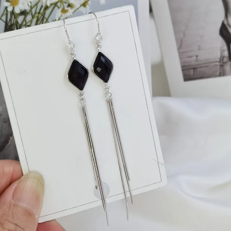 Серебряные серьги S925, длинные серебряные серьги с черным агатом, женские серьги с бахромой и змеиной косточкой
Серебряные серьги S925, длинные серебряные серьги с черным агатом, женские серьги с бахромой и змеиной косточкой