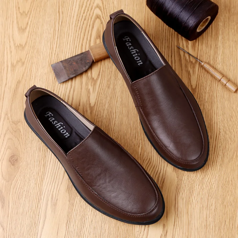 Мужские кожаные туфли на плоской подошве. Легкий и удобный дизайн. Легкая обувь для отдыха и бизнеса. Офис. Для взрослых. -46 
Мужские кожаные туфли на плоской подошве. Легкий и удобный дизайн. Легкая обувь для отдыха и бизнеса. Офис. Для взрослых. -46