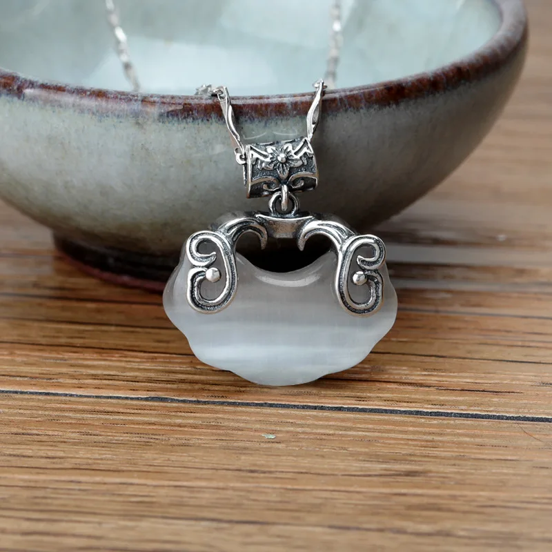 Originality 925 Silver Auspicious Clouds Short Style Simple White Necklace for Women Clavicle Chain Chinese Style Jewelry
Originality 925 Silver Auspicious Clouds Short Style Simple White Necklace for Women Clavicle Chain Chinese Style Jewelry