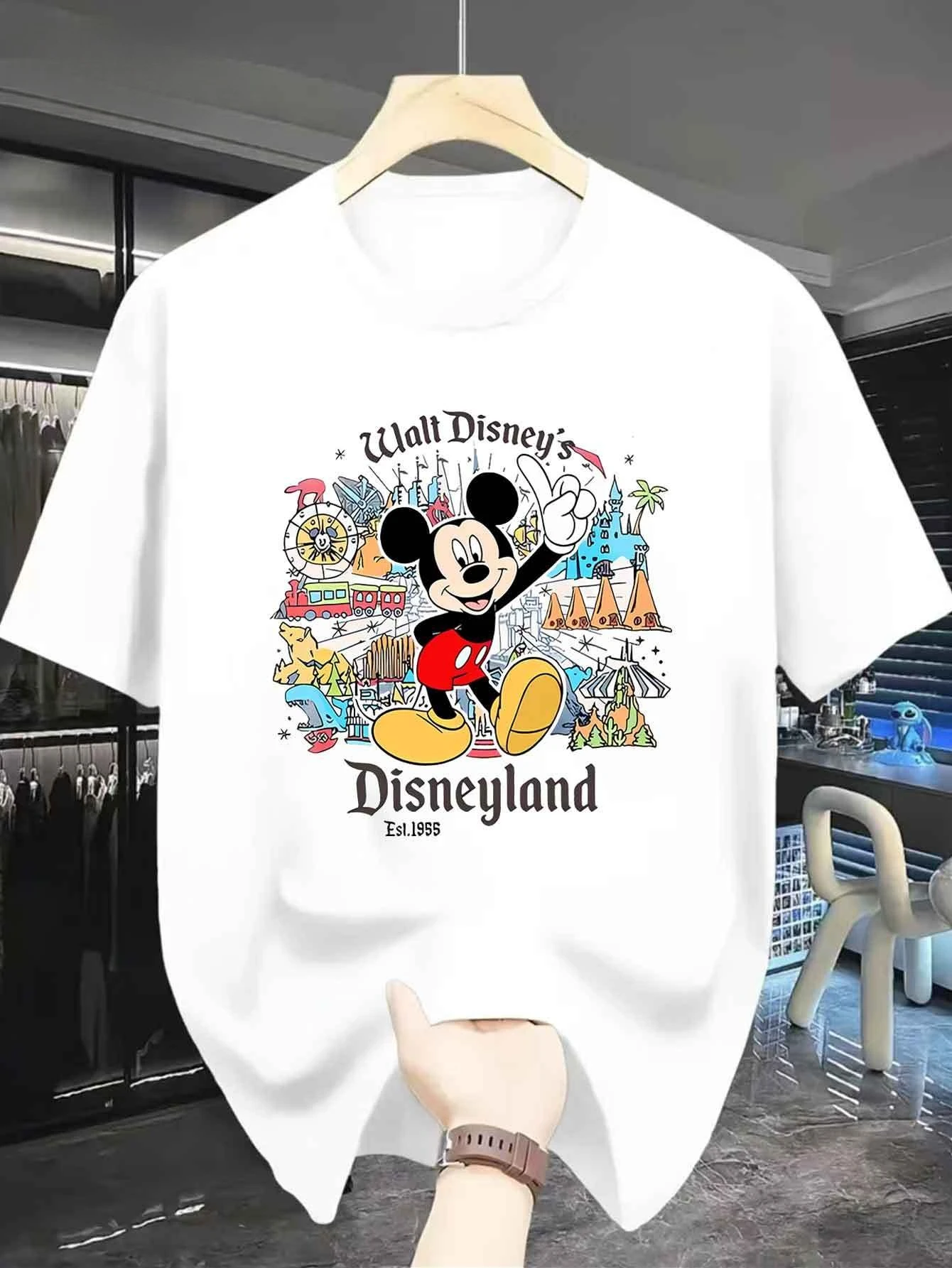 Classic Cartoon Character Graphic Printing Summer Autumn Winter Pure Cotton Men's and Women's T-shirts Short Sleeves Luxury
Classic Cartoon Character Graphic Printing Summer Autumn Winter Pure Cotton Men's and Women's T-shirts Short Sleeves Luxury