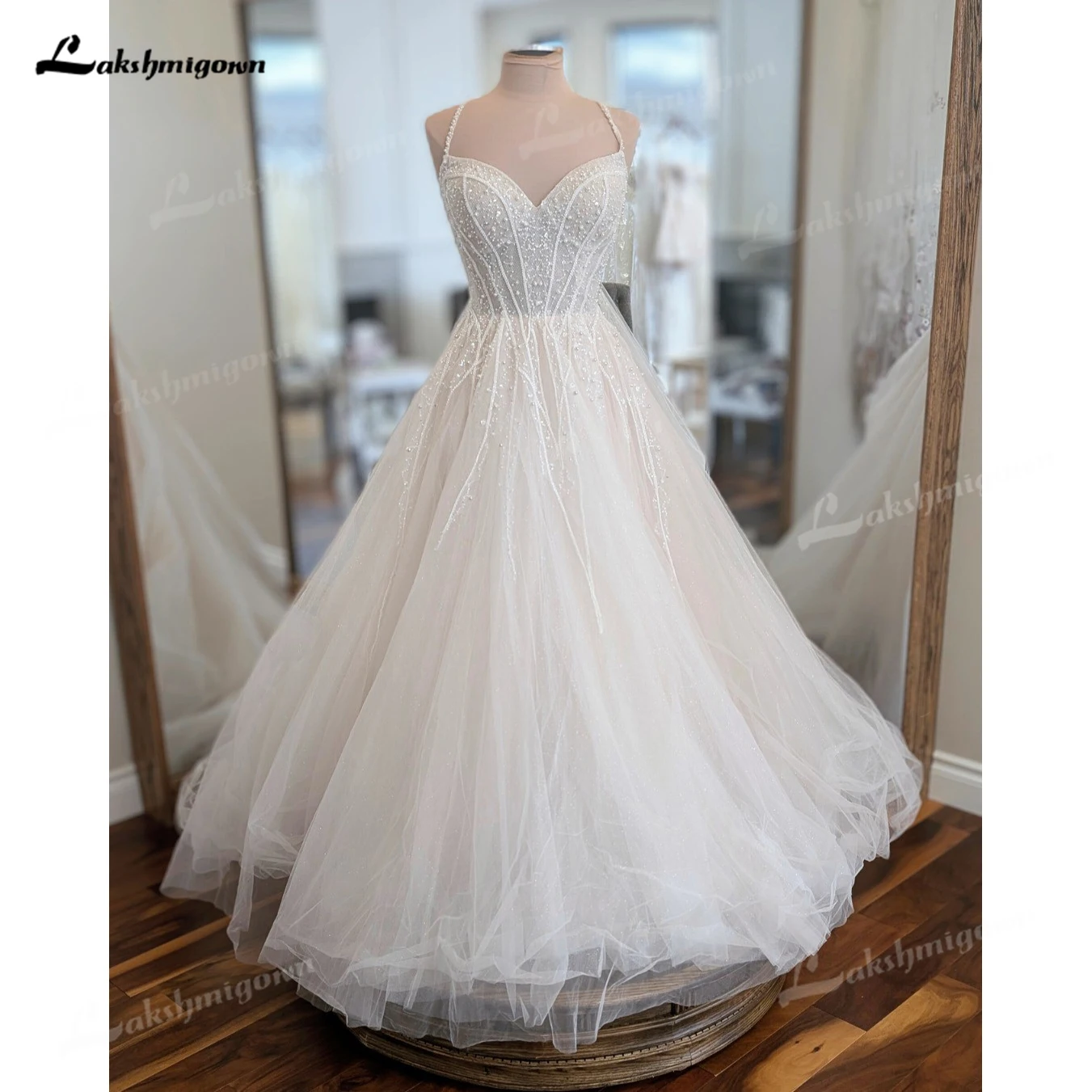 Exquisite Spaghetti Strap Beading Wedding Dresses Stunning Sweeteart A Line Tulle Wedding Gown Vestidos Para Mujer Customized
Exquisite Spaghetti Strap Beading Wedding Dresses Stunning Sweeteart A Line Tulle Wedding Gown Vestidos Para Mujer Customized