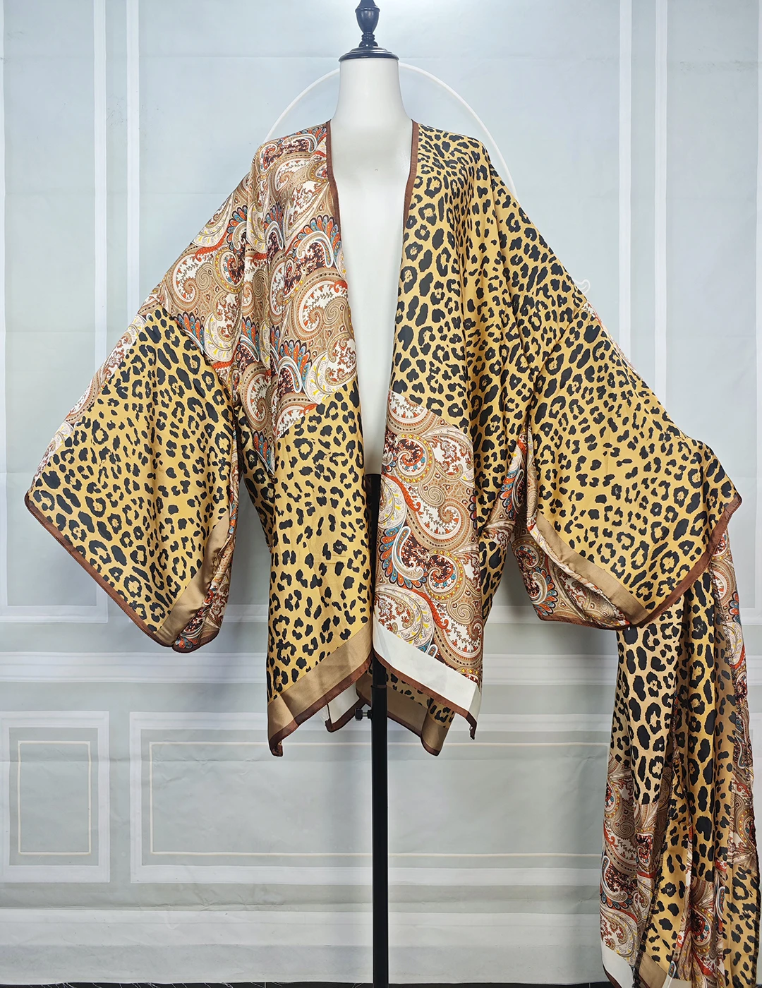 Summer Boho Silky Open Front BathRobe Plus Size Como Loose Short Cardigans KImonos Middle East Vacation Long Sleeve Duste
Summer Boho Silky Open Front BathRobe Plus Size Como Loose Short Cardigans KImonos Middle East Vacation Long Sleeve Duste