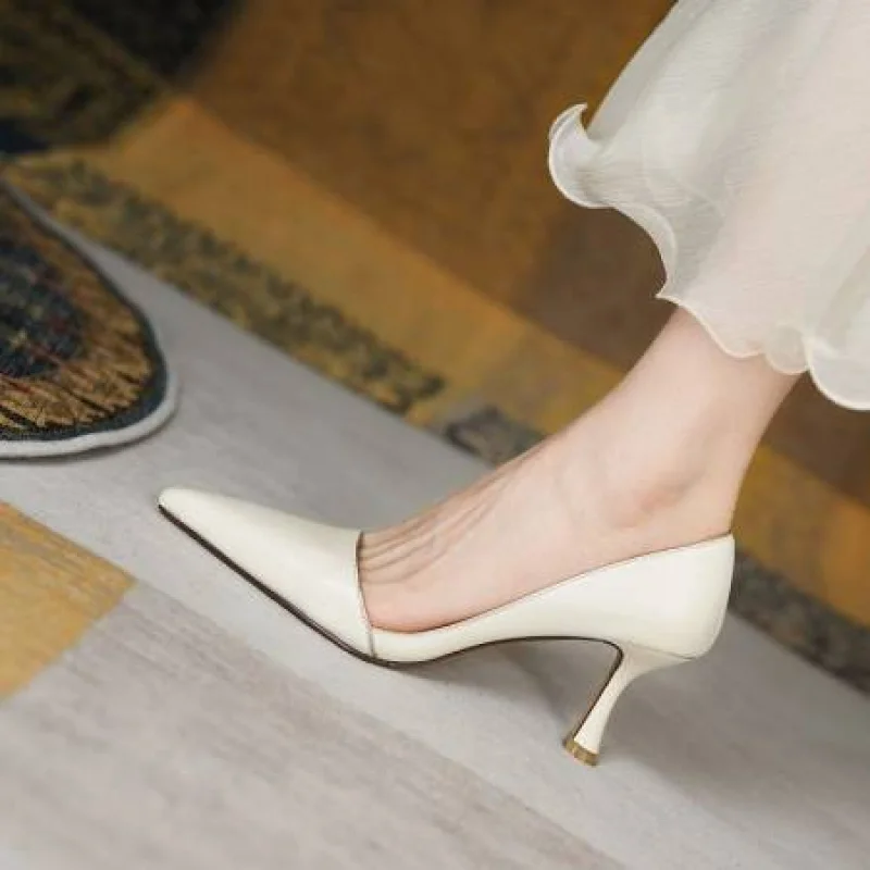 Sharp pointed side empty high-heeled single shoe made genuine leather shallow mouth and thin heel working toe cap women's shoes
Sharp pointed side empty high-heeled single shoe made genuine leather shallow mouth and thin heel working toe cap women's shoes
