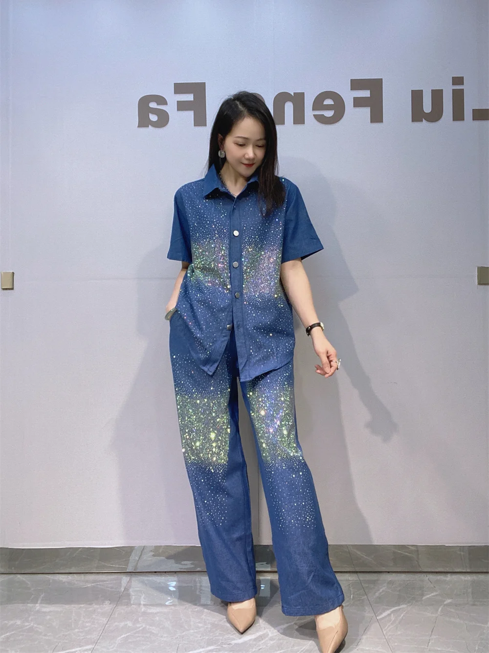 Blue Denim Short Sleeve Shirt Diamond Embellished Wide Leg Pants Two Piece Set Women's Fashion Summer Outfit Breathable Polye...
Blue Denim Short Sleeve Shirt Diamond Embellished Wide Leg Pants Two Piece Set Women's Fashion Summer Outfit Breathable Polye...
