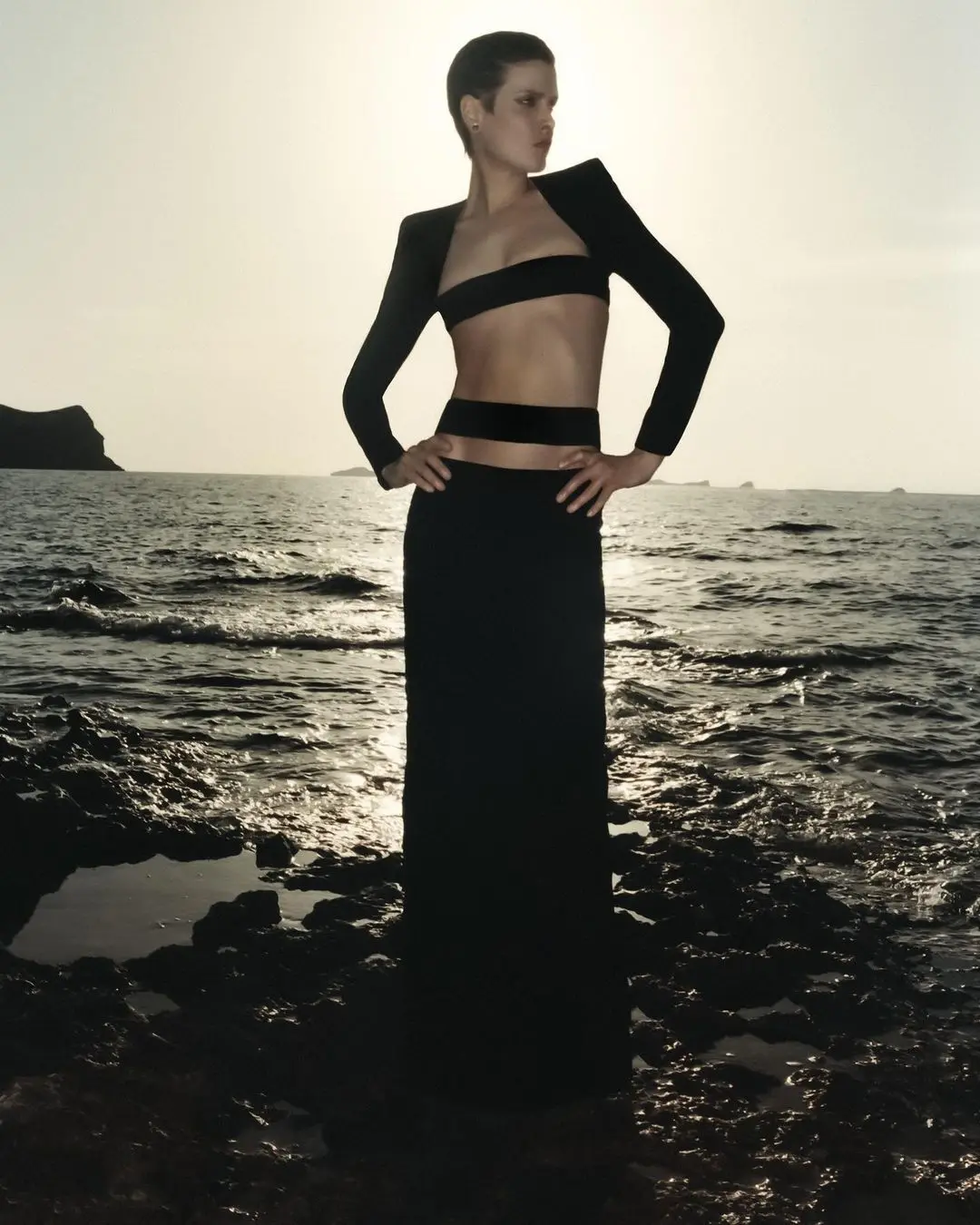 Women High Fashion Party Dress New Black Long Sleeve Bra Top And High Waist Skirt Two Pieces Sets Celebrity Evening Outfits
Women High Fashion Party Dress New Black Long Sleeve Bra Top And High Waist Skirt Two Pieces Sets Celebrity Evening Outfits