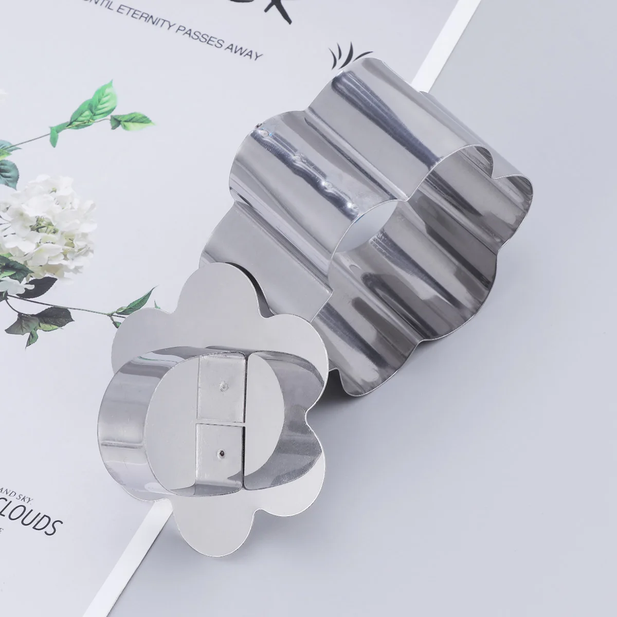 4pcs Stainless Steel Mousse Ring Flower Shape Non-Stick Baking Tool For Cake Cookie Chocolate Diy Dessert Making Baking Pan
4pcs Stainless Steel Mousse Ring Flower Shape Non-Stick Baking Tool For Cake Cookie Chocolate Diy Dessert Making Baking Pan