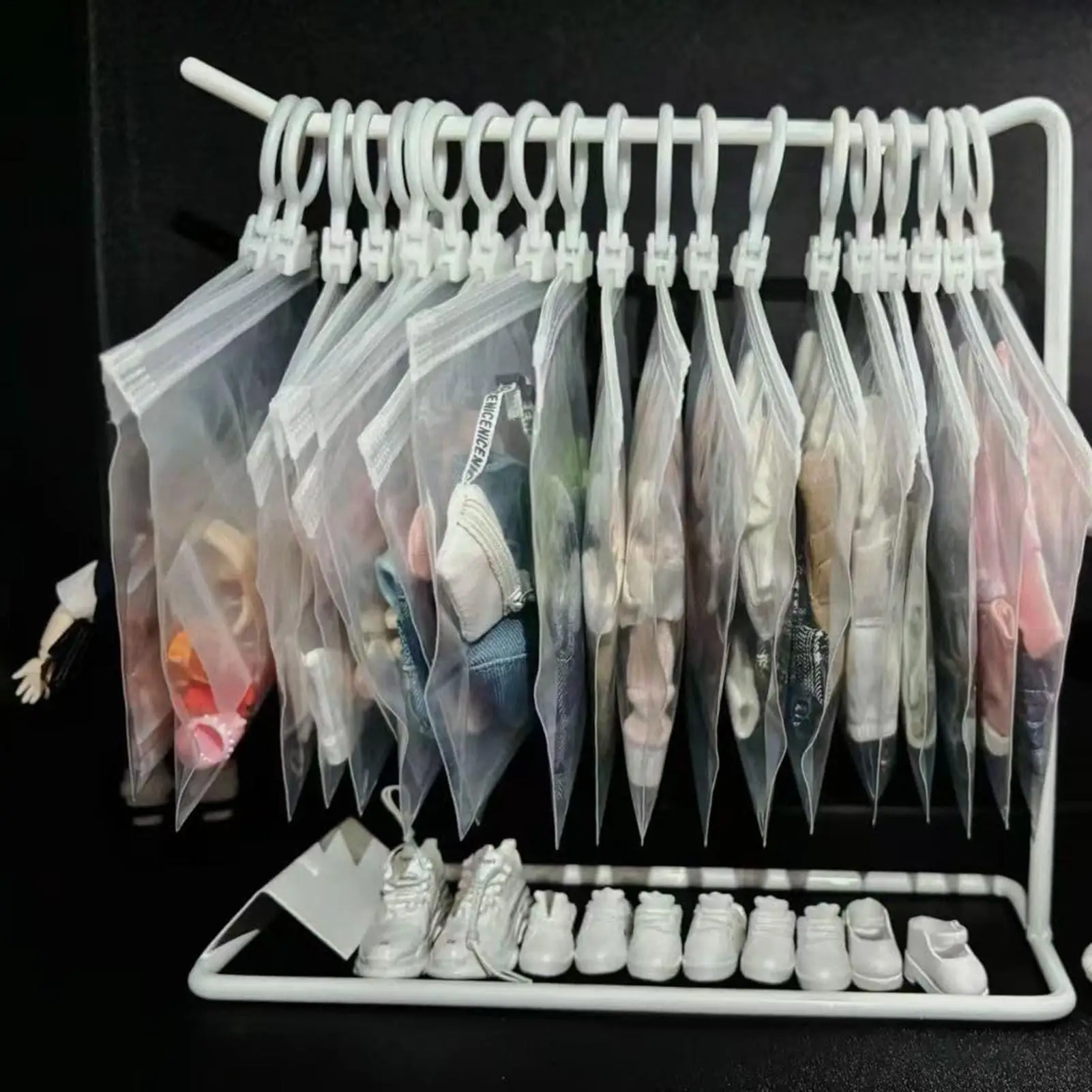 Doll Clothes Storage Doll House Clothes Rack Costume Stand Organizer For Tiny Coat Shirt Dress Role Playing Game Toy Display
Doll Clothes Storage Doll House Clothes Rack Costume Stand Organizer For Tiny Coat Shirt Dress Role Playing Game Toy Display