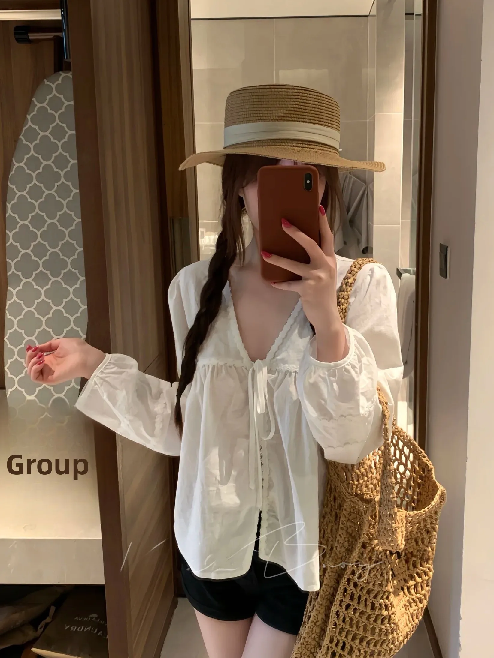 Pure Desire First Love White V-neck Ruffle Korean Style Casual Sweet Shirt Gentle Age-reducing Unique Design Women's Blouse
Pure Desire First Love White V-neck Ruffle Korean Style Casual Sweet Shirt Gentle Age-reducing Unique Design Women's Blouse
