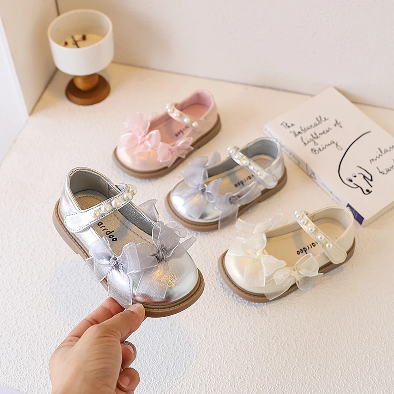 JGSHOWKITO Girls Princess Shoes 2026 Spring Autumn Kids Party Shoes for Wedding with Lace Bow-knot Beading Sweet Soft Mary Janes
JGSHOWKITO Girls Princess Shoes 2026 Spring Autumn Kids Party Shoes for Wedding with Lace Bow-knot Beading Sweet Soft Mary Janes