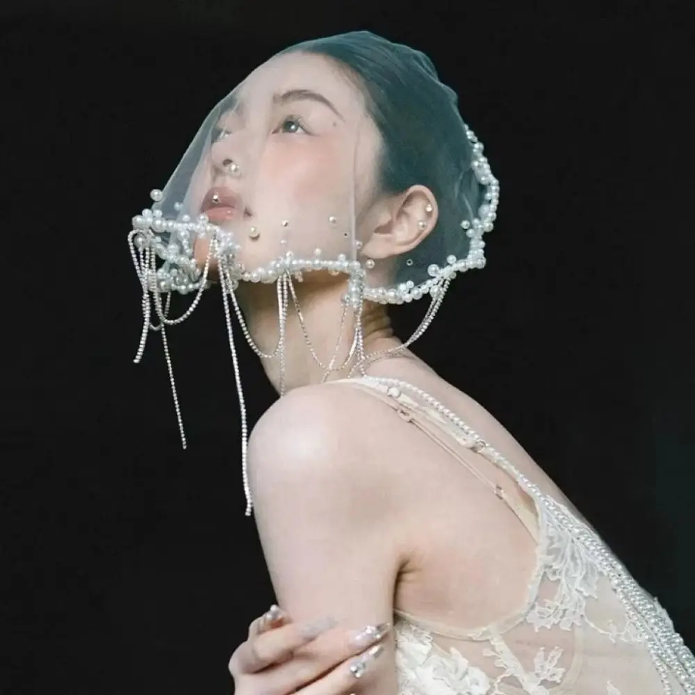 French Pearls Beads Brides Veil Tassels White Wedding Veils Tulle Short Bride Head Gauze Headpieces
French Pearls Beads Brides Veil Tassels White Wedding Veils Tulle Short Bride Head Gauze Headpieces