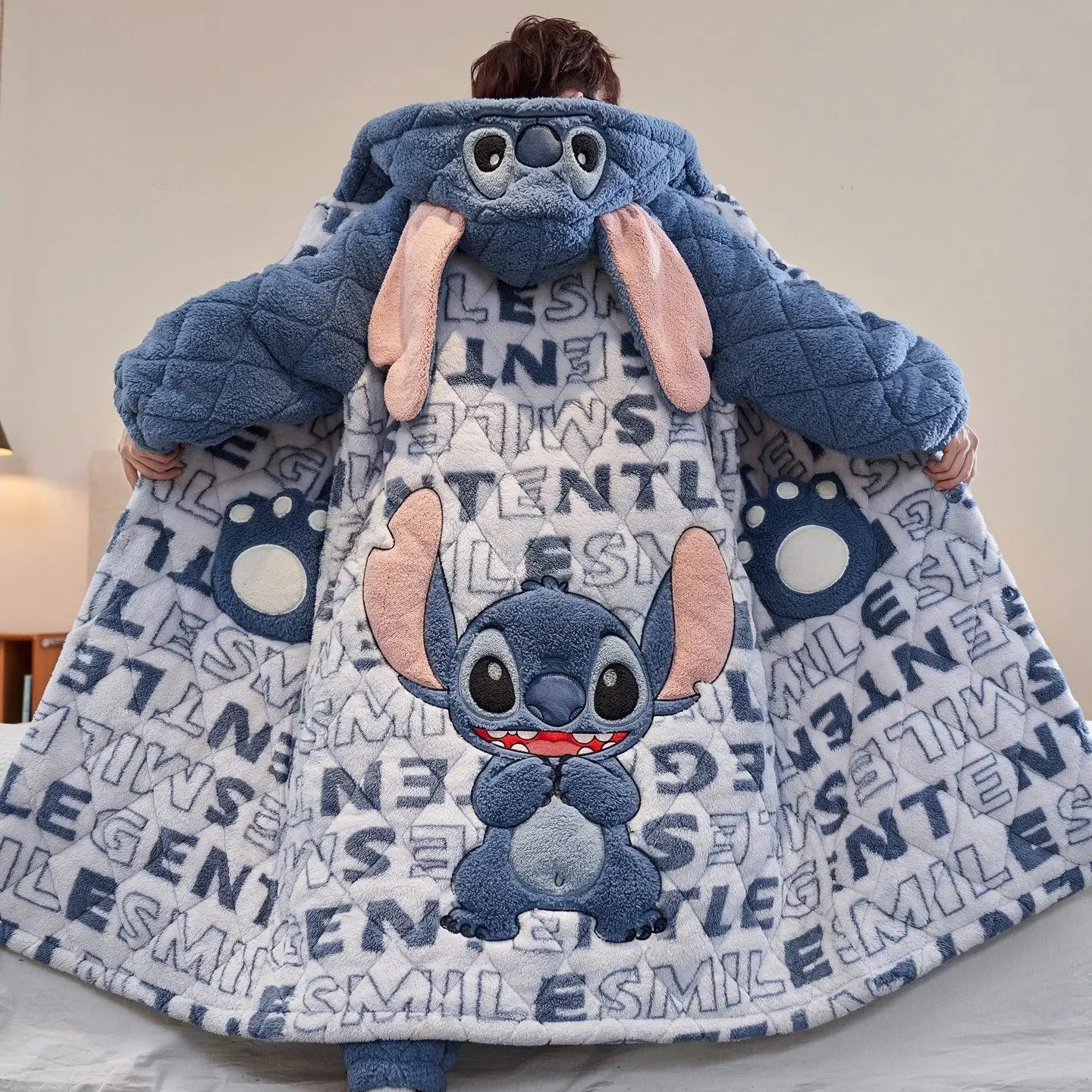 Мужская пижама больших размеров с вышивкой Kawaii, халат, три слоя стеганого мультяшного аниме для мальчиков, плюшевый утолщенный теплый повседневный милый комплект домашней одежды
Мужская пижама больших размеров с вышивкой Kawaii, халат, три слоя стеганого мультяшного аниме для мальчиков, плюшевый утолщенный теплый повседневный милый комплект домашней одежды