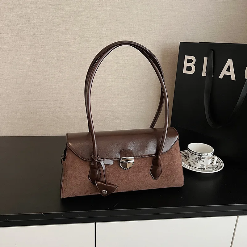 Роскошная сумка подмышки 2025 года, просторная женская сумка через плечо, модная пригородная сумка, минималистичная сумка через плечо «день-ночь»
Роскошная сумка подмышки 2025 года, просторная женская сумка через плечо, модная пригородная сумка, минималистичная сумка через плечо «день-ночь»