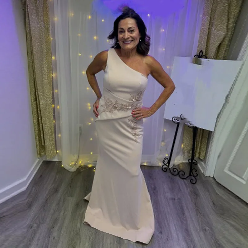 Customized Appliques Mermaid Mother of the Bride Dresses Sweetheart One Shoulder Pleated Evening Dress Exquisite Prom Gowns
Customized Appliques Mermaid Mother of the Bride Dresses Sweetheart One Shoulder Pleated Evening Dress Exquisite Prom Gowns