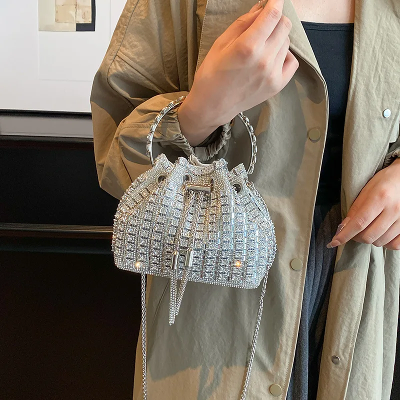 Luxury Designer Women Handbag Glitter Shiny Diamond Clutch Purse Wedding Party Banquet Bag Crystal Rhinestones Evening Bag
Luxury Designer Women Handbag Glitter Shiny Diamond Clutch Purse Wedding Party Banquet Bag Crystal Rhinestones Evening Bag
