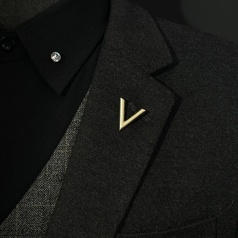 ICEYY Trendy Collar Pin Simple Gold/Silver V Letter Rhinestone Brooches For Cardigan Suit Gift Items
ICEYY Trendy Collar Pin Simple Gold/Silver V Letter Rhinestone Brooches For Cardigan Suit Gift Items