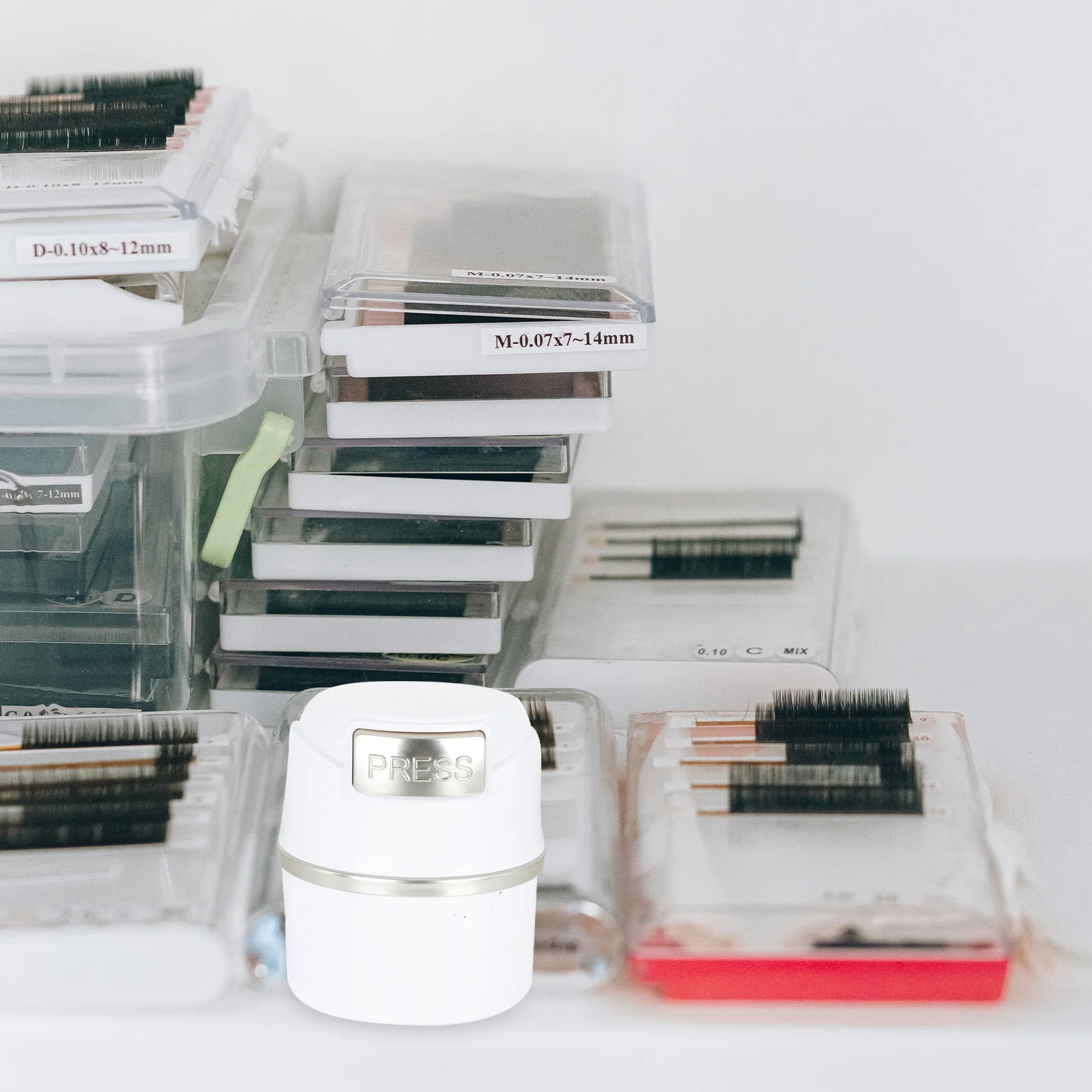 Glue Case Large Capacity Sealed Bottle ABS Eyelash Extension Glue Case Material Moisture Proof Eyelash Tool Container
Glue Case Large Capacity Sealed Bottle ABS Eyelash Extension Glue Case Material Moisture Proof Eyelash Tool Container