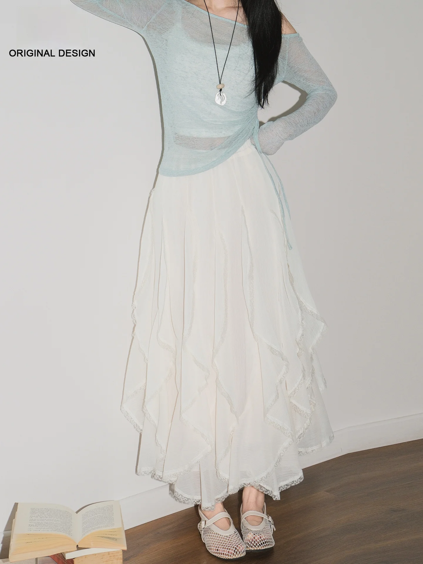 High Waist Asymmetrical Lace Splicing Half Skirt Women's Summer New Style White Lace Trimmed A-Line Skirt Casual Style
High Waist Asymmetrical Lace Splicing Half Skirt Women's Summer New Style White Lace Trimmed A-Line Skirt Casual Style
