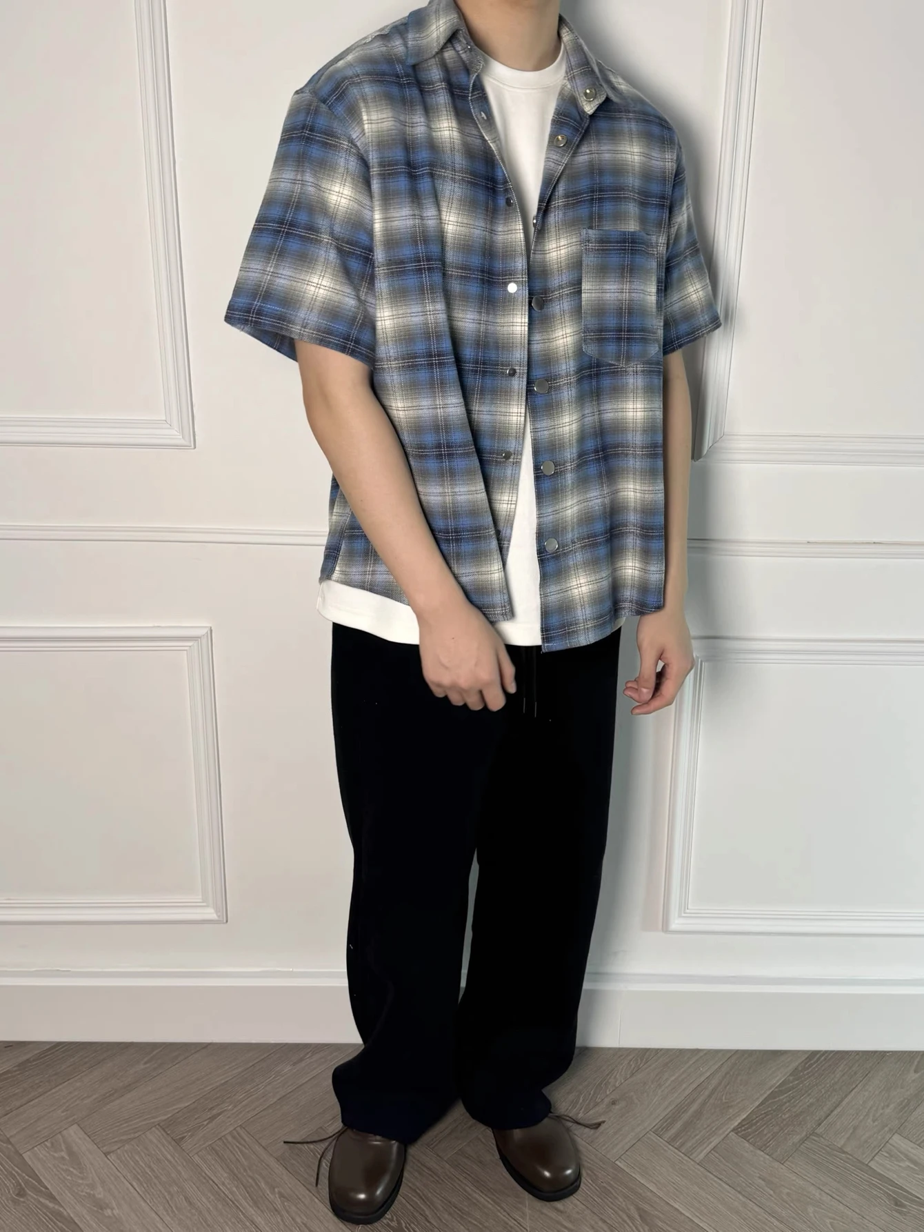 Summer Casual Plaid ort Sve Men's irt Loose Fit Turn-down Collar Flannel Fabric Cleanfit Sle Faionable Youthwear
Summer Casual Plaid ort Sve Men's irt Loose Fit Turn-down Collar Flannel Fabric Cleanfit Sle Faionable Youthwear