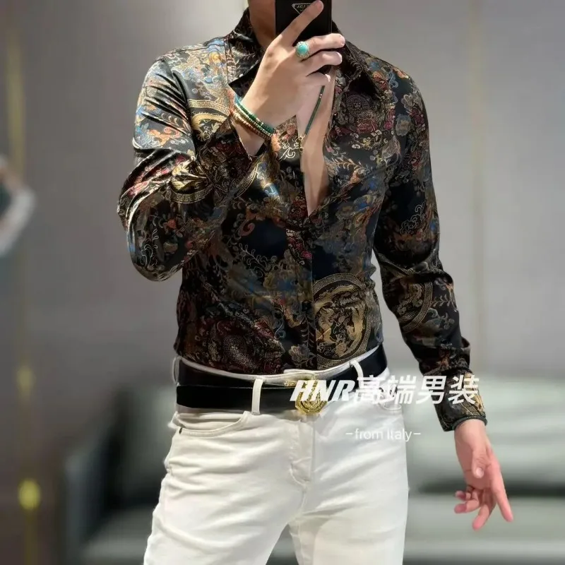 Осенне-зимний стиль, модные мужские повседневные рубашки с принтом в стиле ретро, свободные и универсальные плюс бархатный кардиган на пуговицах с длинными рукавами
Осенне-зимний стиль, модные мужские повседневные рубашки с принтом в стиле ретро, свободные и универсальные плюс бархатный кардиган на пуговицах с длинными рукавами