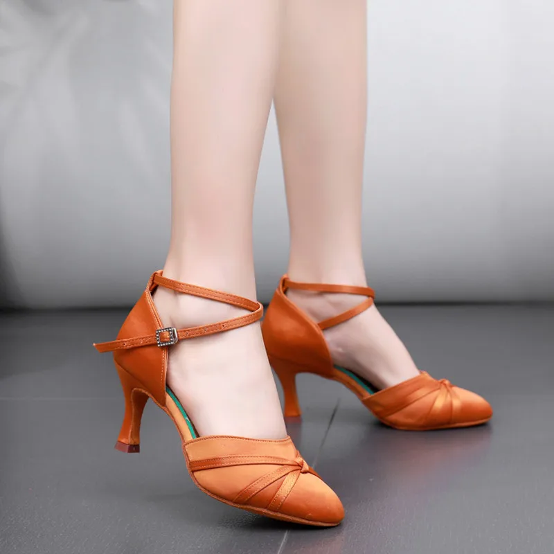 Women High Heels Skin Tone Satin Latin Dance Shoes With Soft Comfortable Modern Training Shoes Adult Dance Shoes Sneakers
Women High Heels Skin Tone Satin Latin Dance Shoes With Soft Comfortable Modern Training Shoes Adult Dance Shoes Sneakers