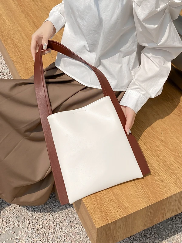 Light Luxury Fashion New Spliced Contrasting Single Shoulder Bag Simple And Casual Versatile Personalized And Trendy Women's Bag
Light Luxury Fashion New Spliced Contrasting Single Shoulder Bag Simple And Casual Versatile Personalized And Trendy Women's Bag
