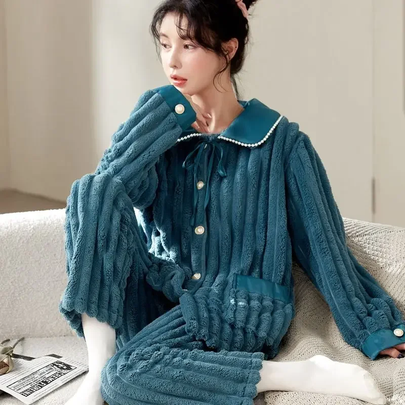 Famale Coral Velvet Pajamas Women Autumn Winter Thickened Plush Flannel Home Wear Long Sleeved Girls Cute Fashionable Sleepwear
Famale Coral Velvet Pajamas Women Autumn Winter Thickened Plush Flannel Home Wear Long Sleeved Girls Cute Fashionable Sleepwear