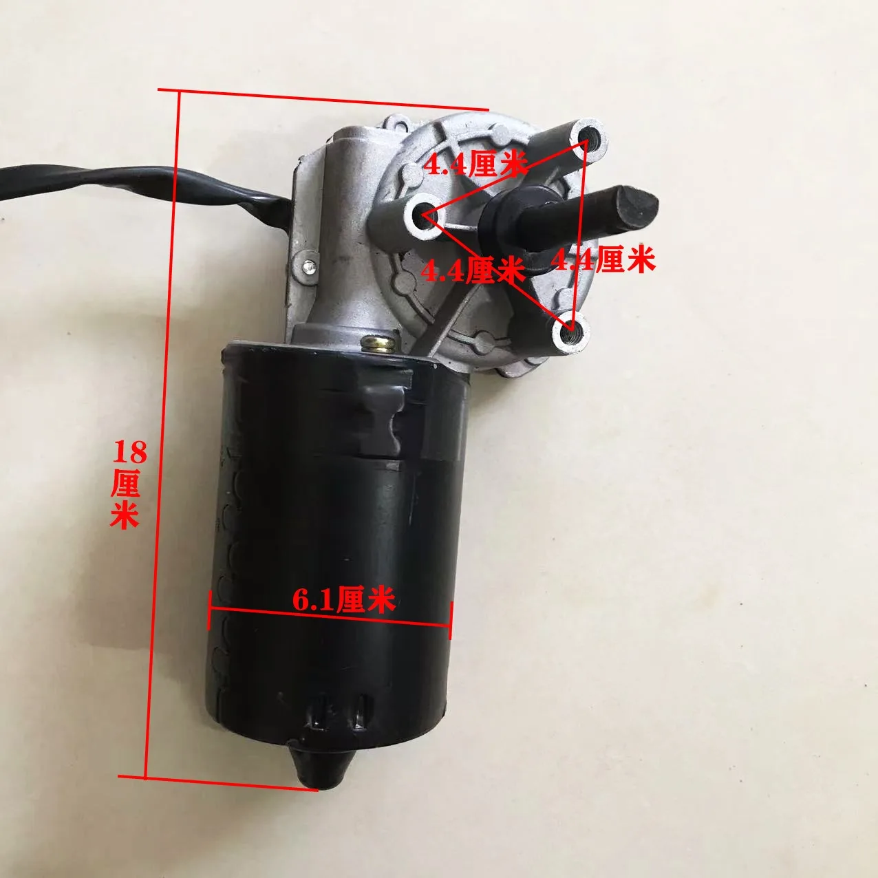 12V50W DC permanent magnet motor motor, two-speed D-shaped shaft, special for electric fertilizer box, electronically controlled
12V50W DC permanent magnet motor motor, two-speed D-shaped shaft, special for electric fertilizer box, electronically controlled