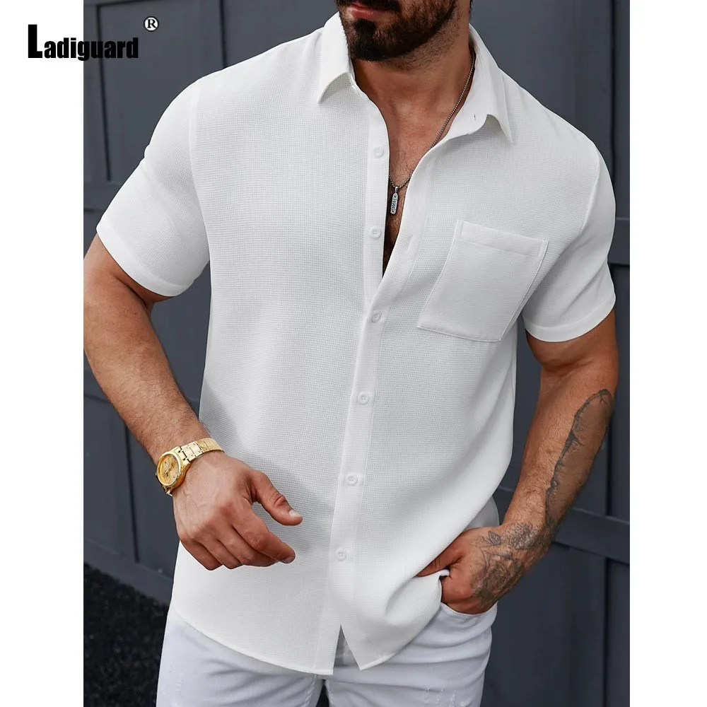 Пляжная рубашка с открытой строчкой blusa, мужская модная рубашка с коротким рукавом с надрезом, новая летняя повседневная блузка с карманами-стойкой, сексуальная мужская одежда 2025
Пляжная рубашка с открытой строчкой blusa, мужская модная рубашка с коротким рукавом с надрезом, новая летняя повседневная блузка с карманами-стойкой, сексуальная мужская одежда 2025