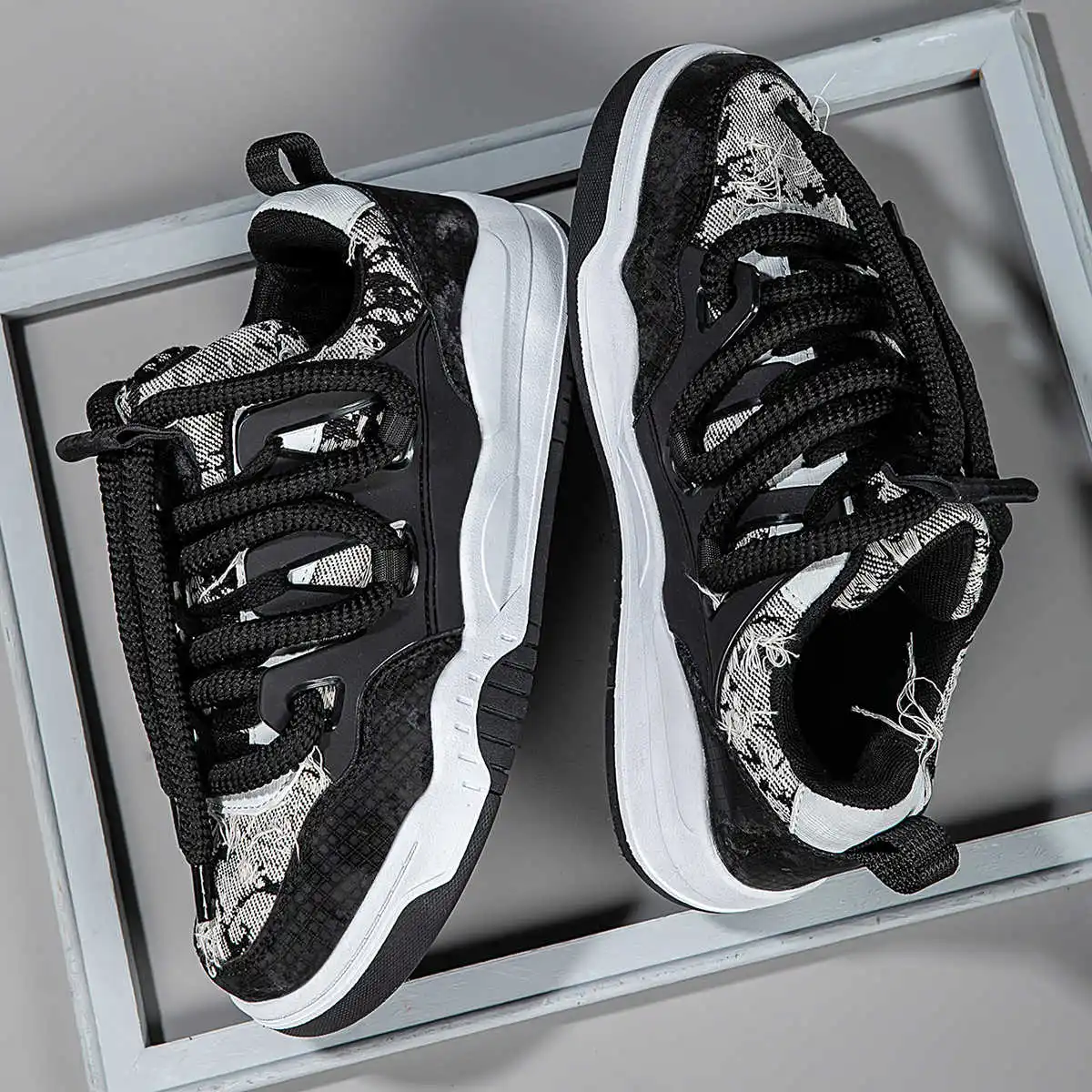 Мужские кроссовки для паркура с перфорацией, удобные, для бега и баскетбола, размер 45. Спортивная обувь. Купите Sunny Besket.
Мужские кроссовки для паркура с перфорацией, удобные, для бега и баскетбола, размер 45. Спортивная обувь. Купите Sunny Besket.