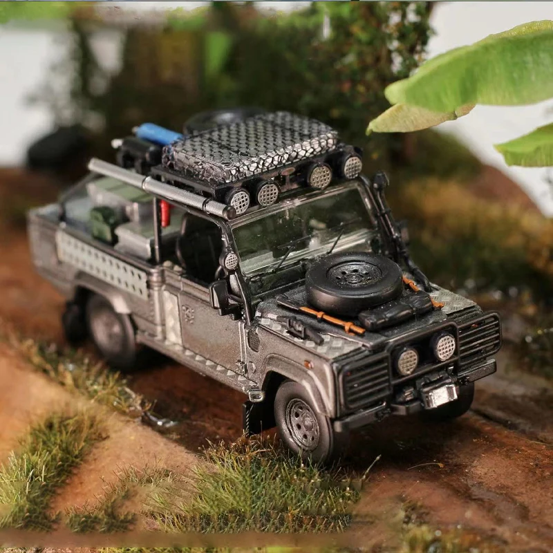 1:64 Scale Land Rover Defender Pickup Modified Car Simulation Alloy Model Decoration Static Display Souvenir Collection Gift
1:64 Scale Land Rover Defender Pickup Modified Car Simulation Alloy Model Decoration Static Display Souvenir Collection Gift