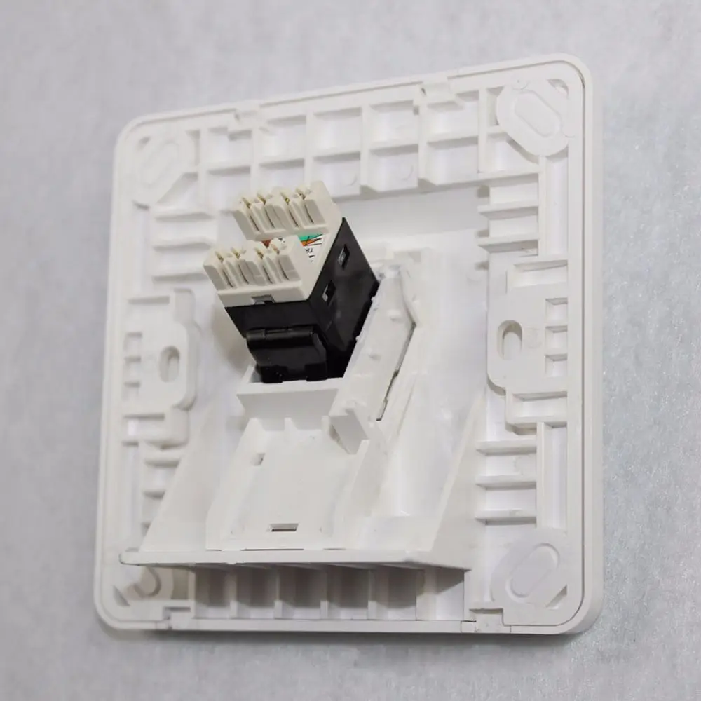 1pcs UTP CAT6 Network Module RJ45 Connector information socket Computer Outlet IO Cable adapter Jack
1pcs UTP CAT6 Network Module RJ45 Connector information socket Computer Outlet IO Cable adapter Jack
