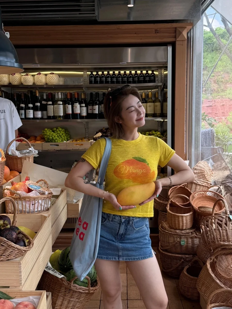 Dopne Fruit Print Yellow ort Sve Slim Fit Women's T-irt Summer Design Sensation Sweet And Spicy Girl Top
Dopne Fruit Print Yellow ort Sve Slim Fit Women's T-irt Summer Design Sensation Sweet And Spicy Girl Top