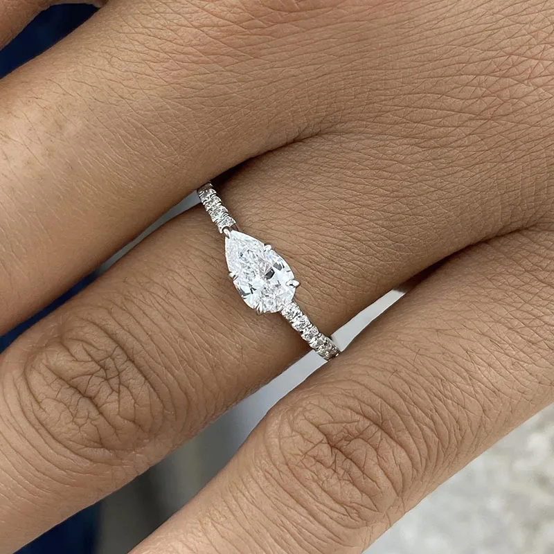 IGI Certified 1ct Pear EF-VS CVD&HPHT Lab Diamond Band Ring In 14K White Gold East-West Engagement Ring
IGI Certified 1ct Pear EF-VS CVD&HPHT Lab Diamond Band Ring In 14K White Gold East-West Engagement Ring