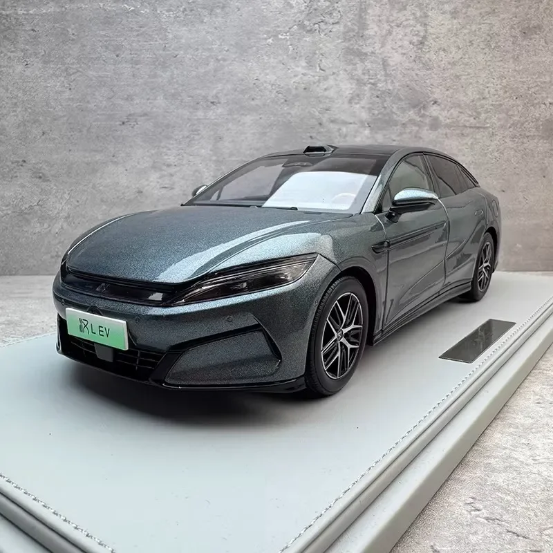 Масштабная модель автомобиля BYD Han L EV 2025 (1:18), литая под давлением, оригинальная заводская, из сплава, имитация седана, электромобиль (NEV), коллекционная, высококлассная.
Масштабная модель автомобиля BYD Han L EV 2025 (1:18), литая под давлением, оригинальная заводская, из сплава, имитация седана, электромобиль (NEV), коллекционная, высококлассная.