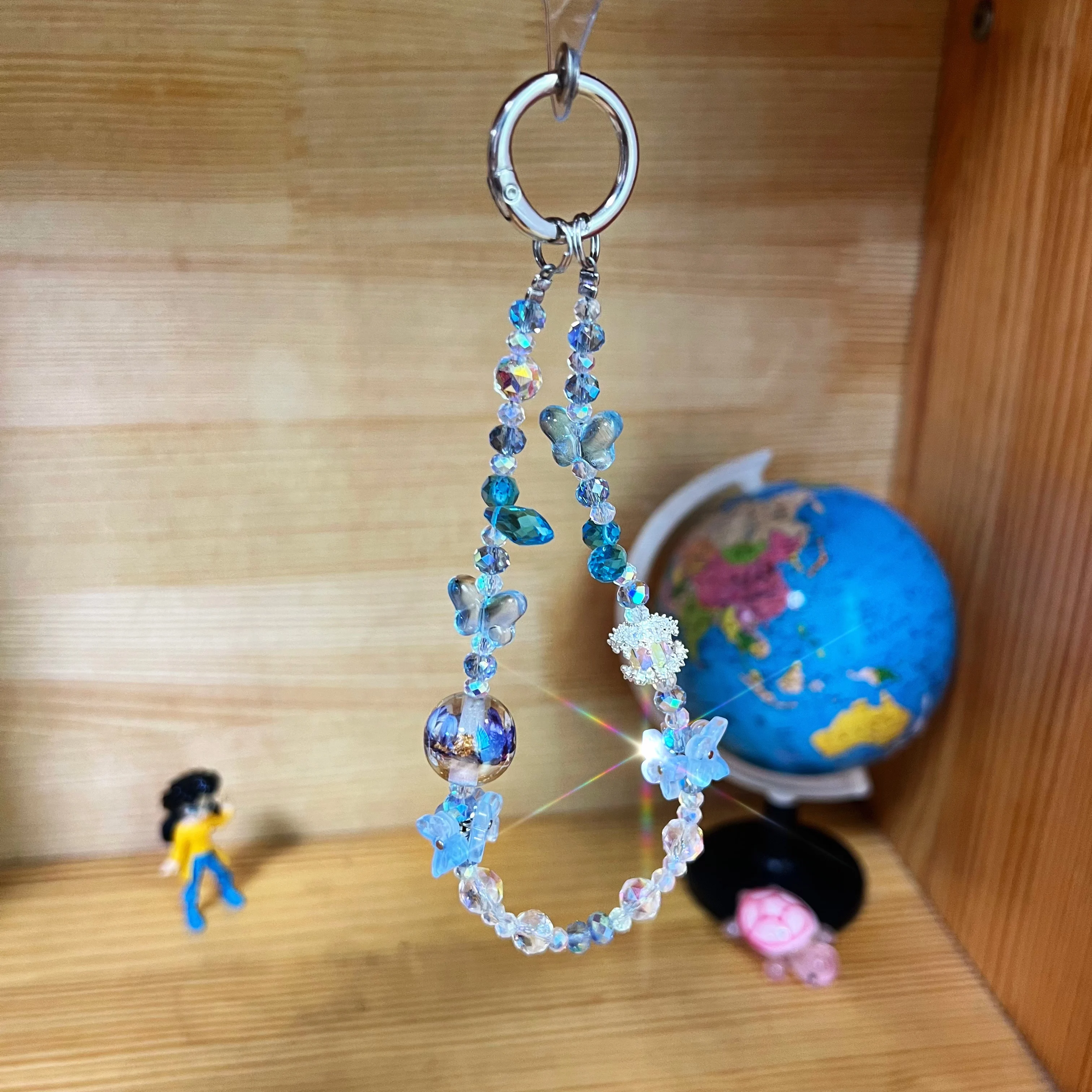 Light Luxury Crystal For Mobile Phone Pendant Chain Real Dry Flower Texture Butterfly Bag Chain Beaded Keychain Lanyard
Light Luxury Crystal For Mobile Phone Pendant Chain Real Dry Flower Texture Butterfly Bag Chain Beaded Keychain Lanyard