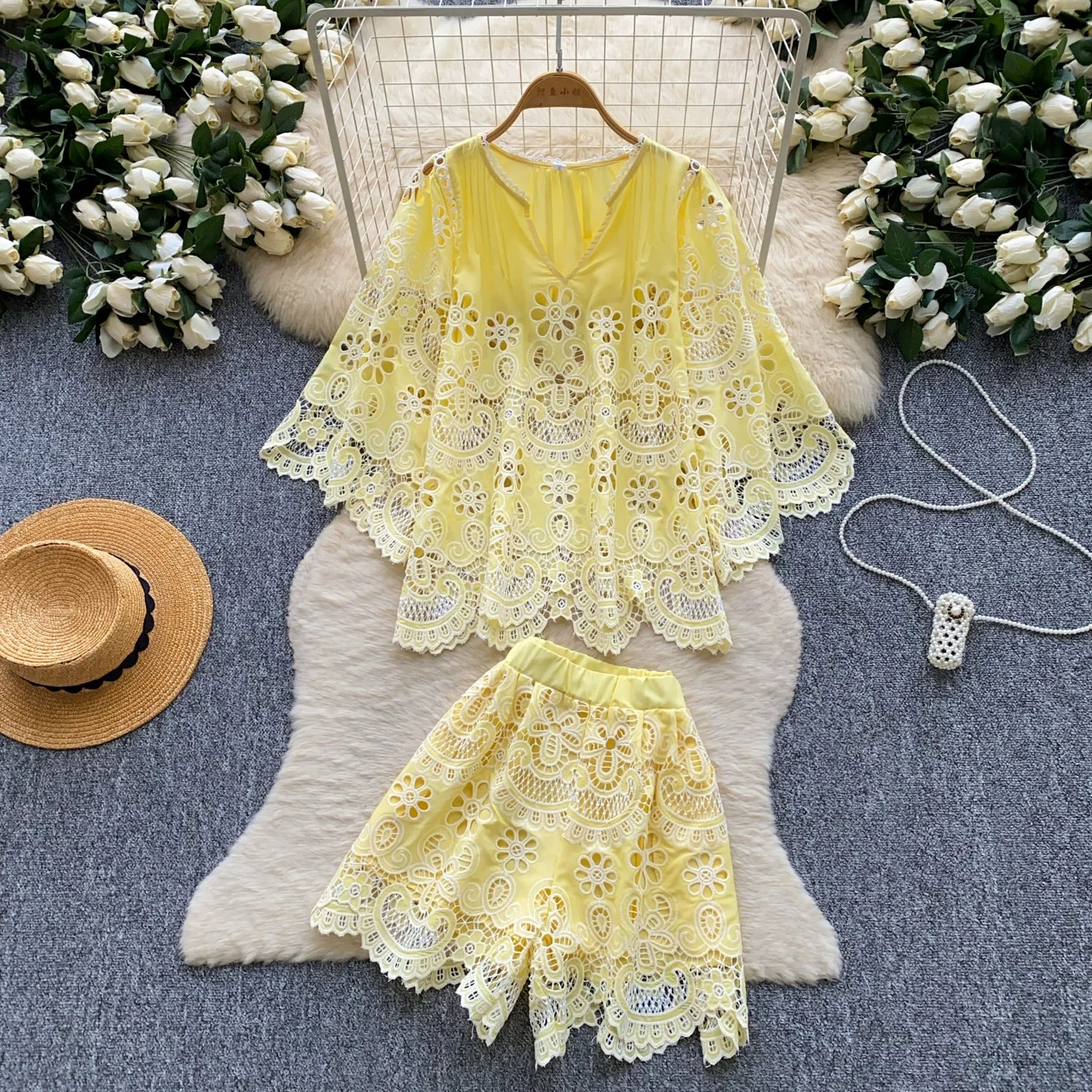 Boho Hollow Out Crochet Lace Two Piece Outfit V Neck Batwing Sleeve Top Elastic Waist Shorts Set Boho Summer Beach Matching Suit
Boho Hollow Out Crochet Lace Two Piece Outfit V Neck Batwing Sleeve Top Elastic Waist Shorts Set Boho Summer Beach Matching Suit