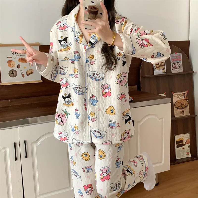 Женский пижамный комплект Hello Kitty из облачного хлопка для весны и осени: лонгслив и брюки, милый, мягкий, удобный, для дома и отдыха
Женский пижамный комплект Hello Kitty из облачного хлопка для весны и осени: лонгслив и брюки, милый, мягкий, удобный, для дома и отдыха