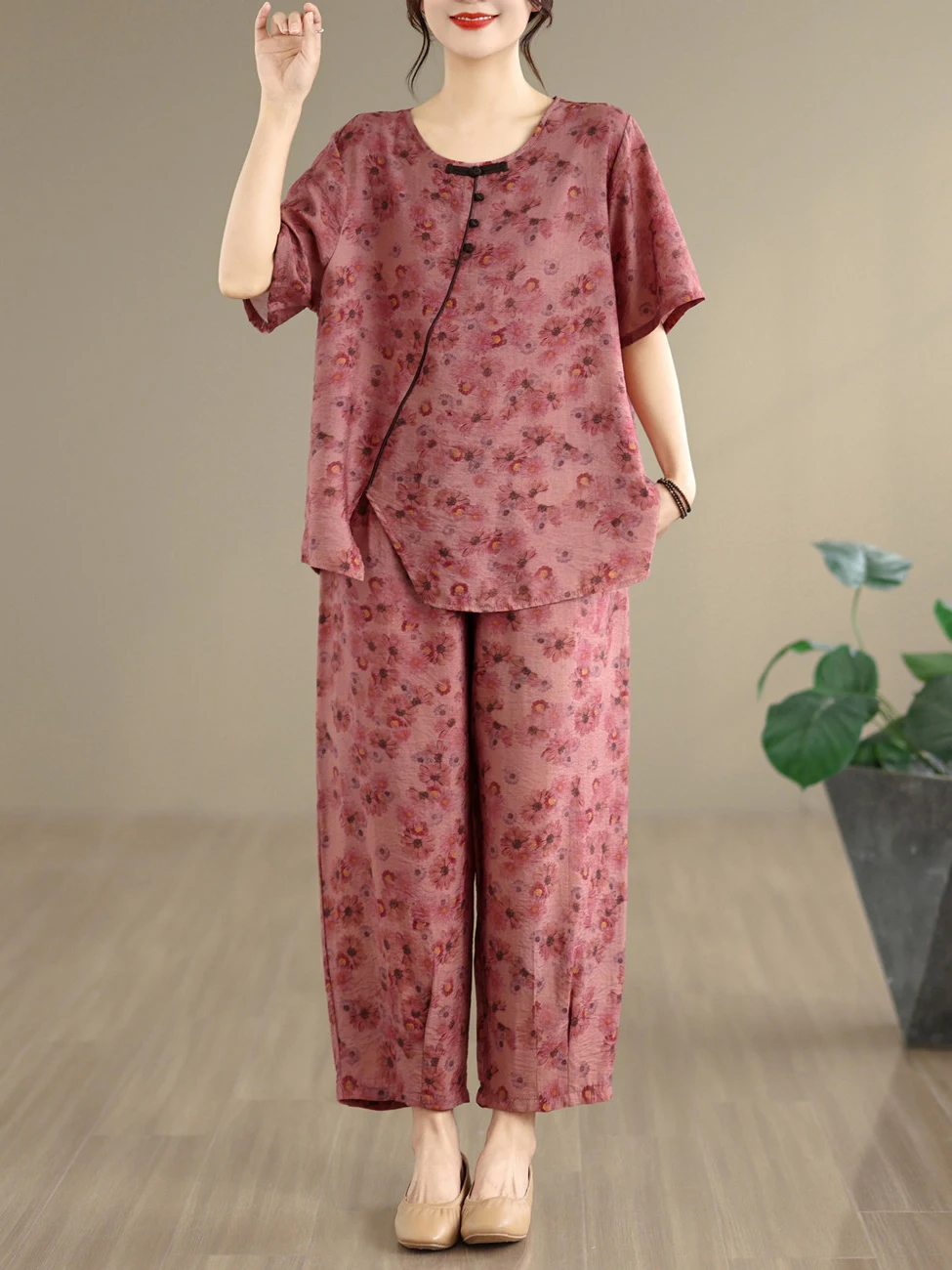 Large Size Cotton Linen Set Women's Summer New Style Mommy Casual Print round Neck Shirt Loose Fit Pants Two Piece Suit
Large Size Cotton Linen Set Women's Summer New Style Mommy Casual Print round Neck Shirt Loose Fit Pants Two Piece Suit