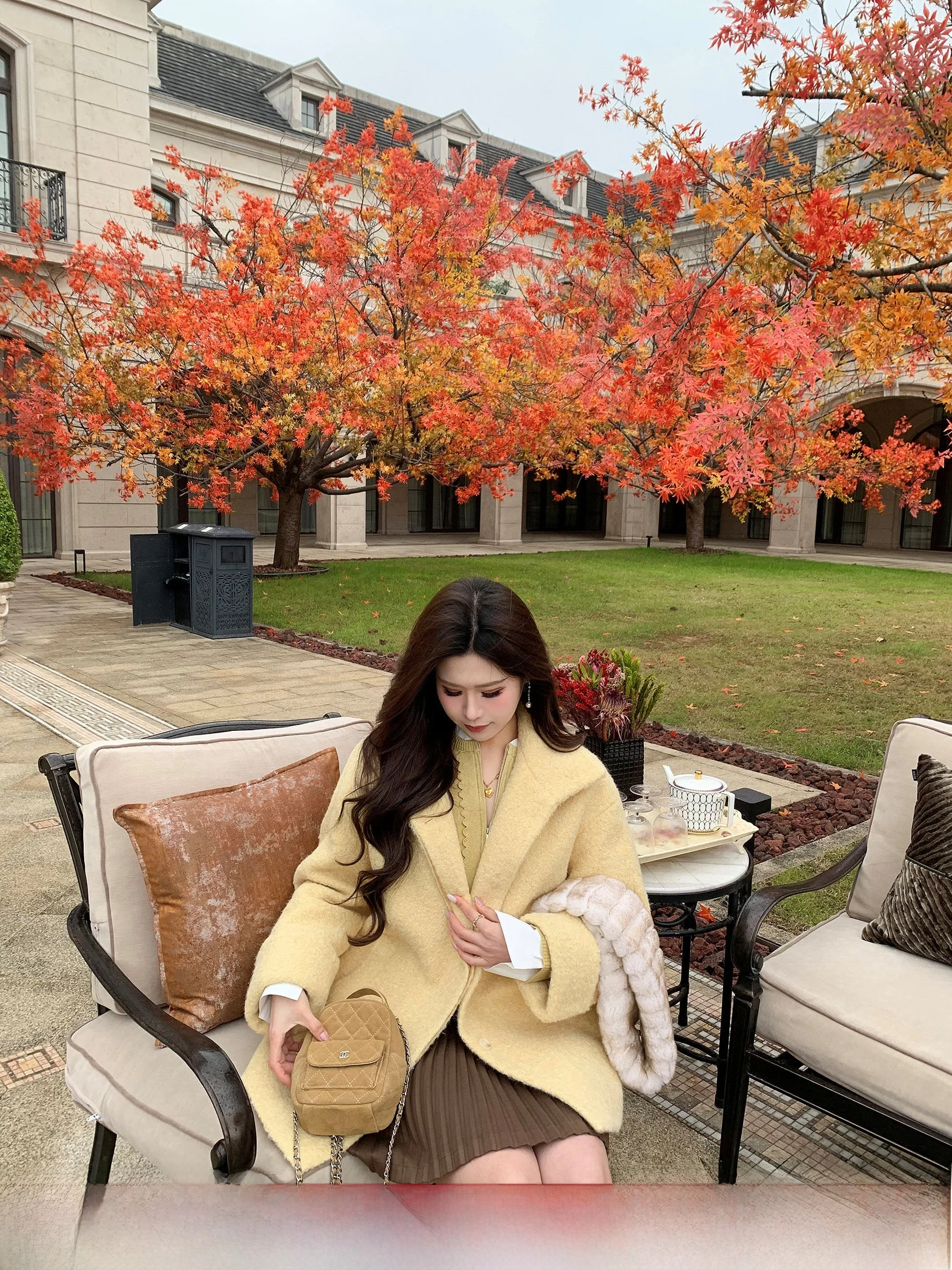 Lixiaoa Thiened шерстяное пальто с желтым воротником, свободная женская верхняя одежда, зимняя модная и элегантная одежда, полиэфирное волокно
Lixiaoa Thiened шерстяное пальто с желтым воротником, свободная женская верхняя одежда, зимняя модная и элегантная одежда, полиэфирное волокно