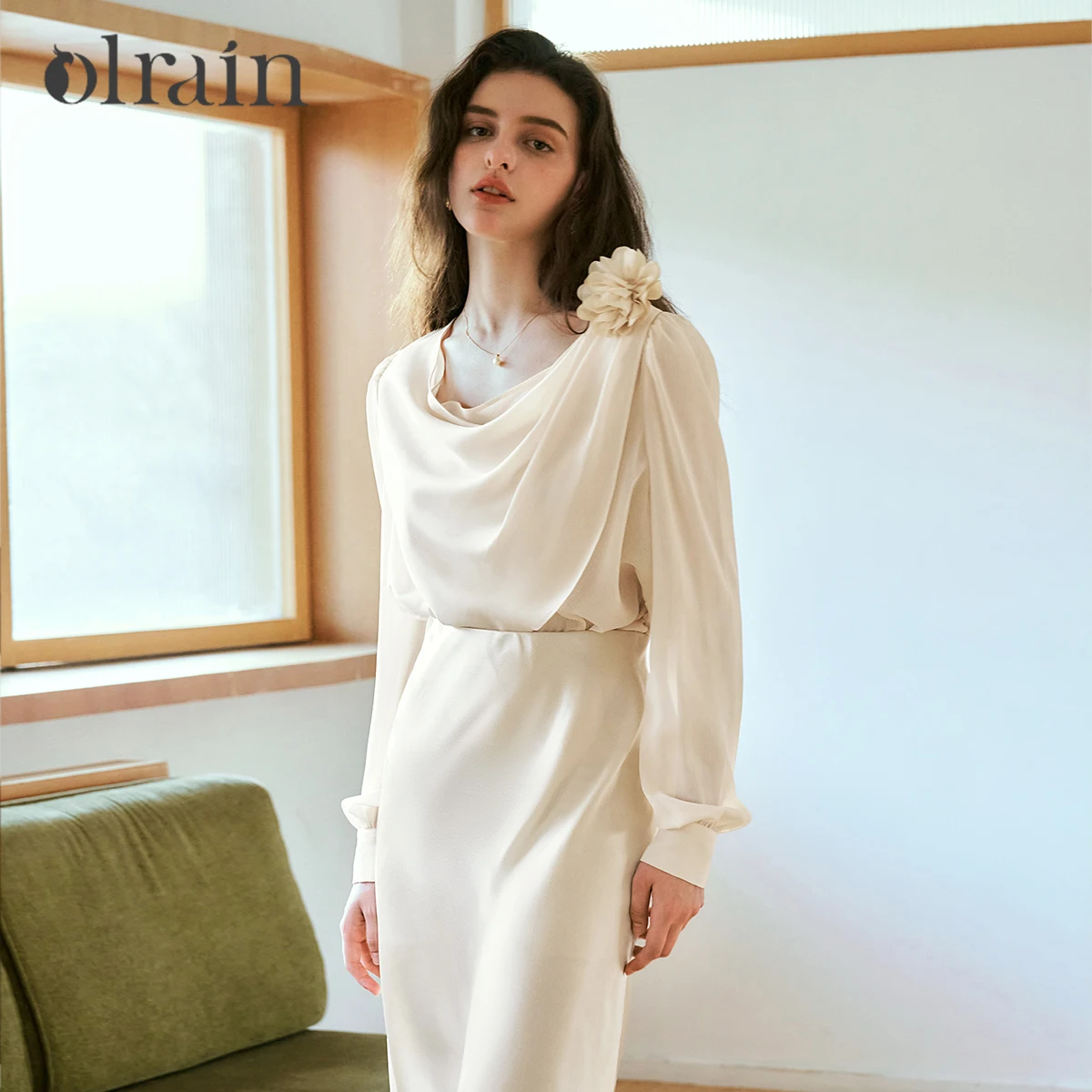OLrain Women's Elegant Chiffon Blouses 2025 Autumn Apricot Foral Appliques Long Puff Sleeve Ladies Shirts M56QC93818
OLrain Women's Elegant Chiffon Blouses 2025 Autumn Apricot Foral Appliques Long Puff Sleeve Ladies Shirts M56QC93818