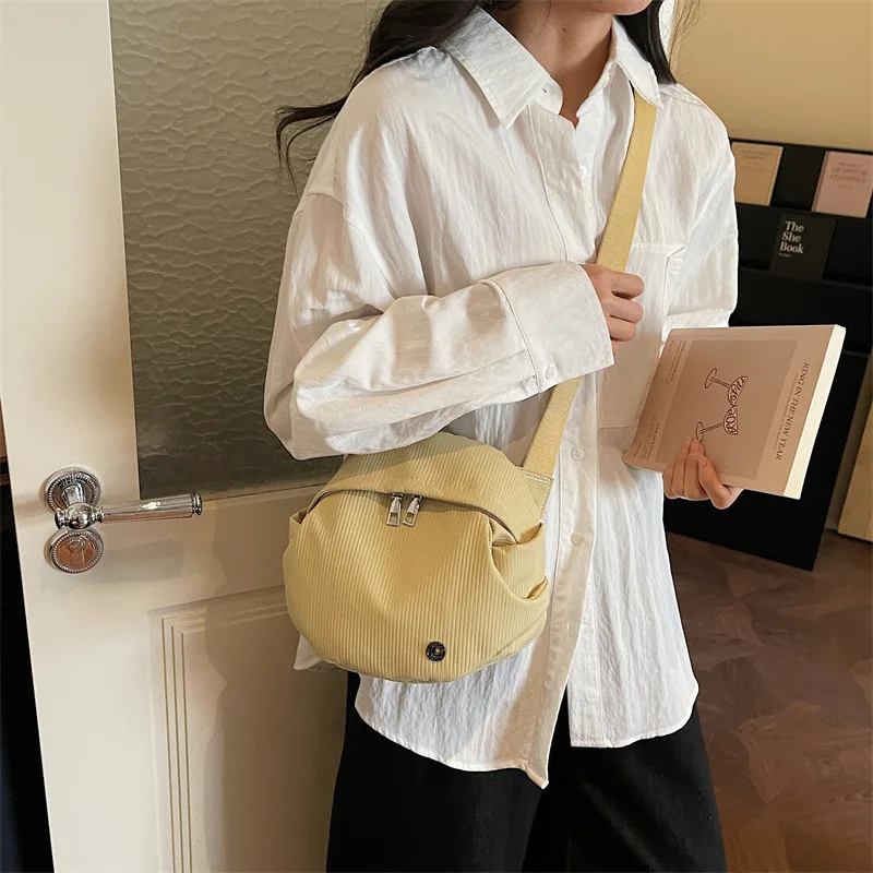 Canvas Shoulder Messenger Women's Bag Small Korean Fashion Crossbody Bag for Girl Student 2026 Cotton Cloth Mini Female Handbags
Canvas Shoulder Messenger Women's Bag Small Korean Fashion Crossbody Bag for Girl Student 2026 Cotton Cloth Mini Female Handbags