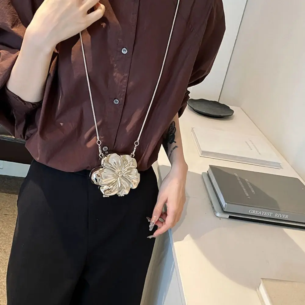 Casual Acrylic Bright Flower Shoulder Bag Silver Mini Messenger Bag Banquet Chain Bag Small Wallet Handbag Funny Party Bag Women
Casual Acrylic Bright Flower Shoulder Bag Silver Mini Messenger Bag Banquet Chain Bag Small Wallet Handbag Funny Party Bag Women