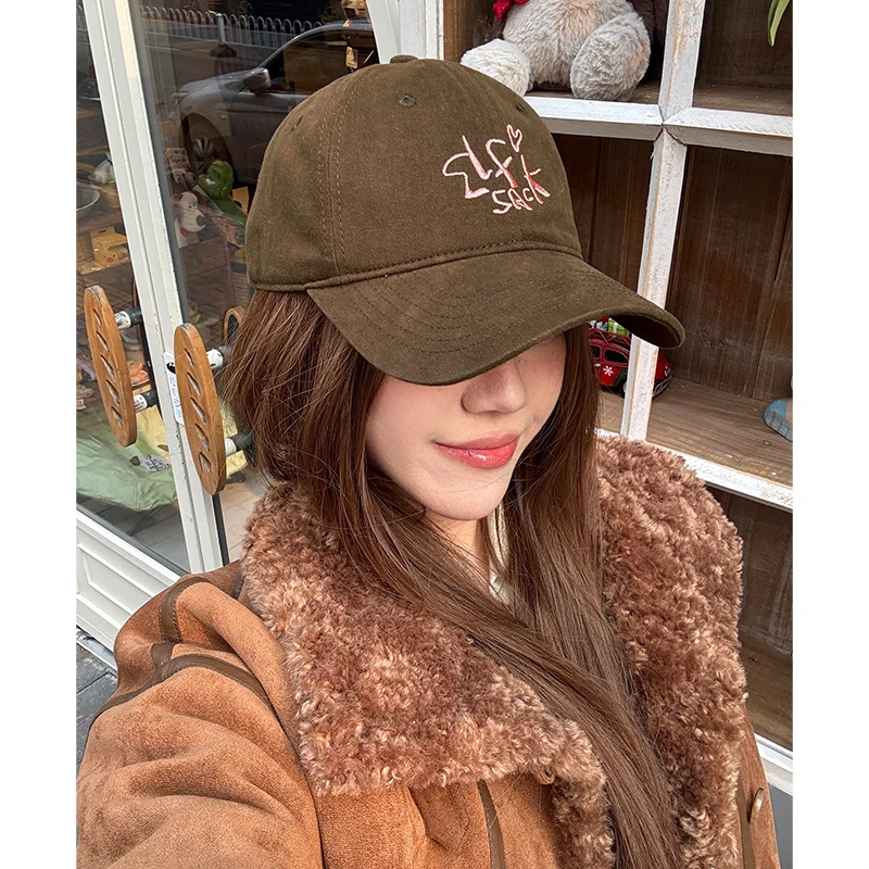 Классическая минималистичная винтажная бейсболка ELFSACK с однотонной вышивкой для женщин
Классическая минималистичная винтажная бейсболка ELFSACK с однотонной вышивкой для женщин